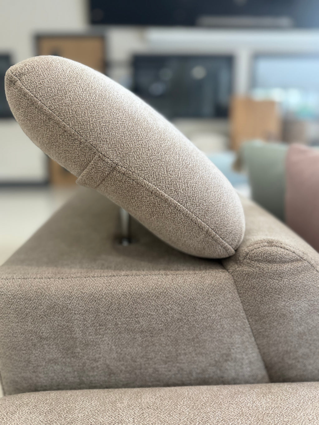 Molly 3 Seater power slider beige