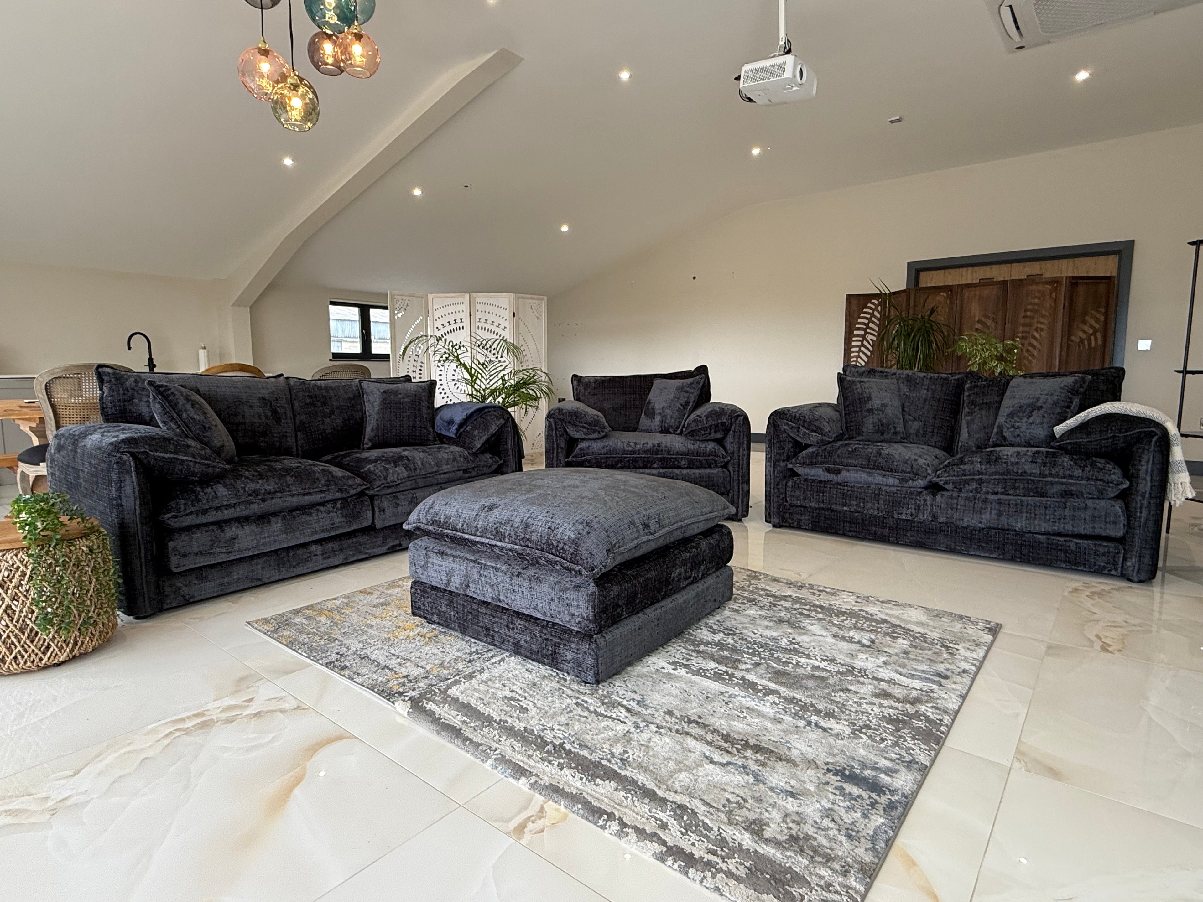 Solaya 3 Seater sofa black