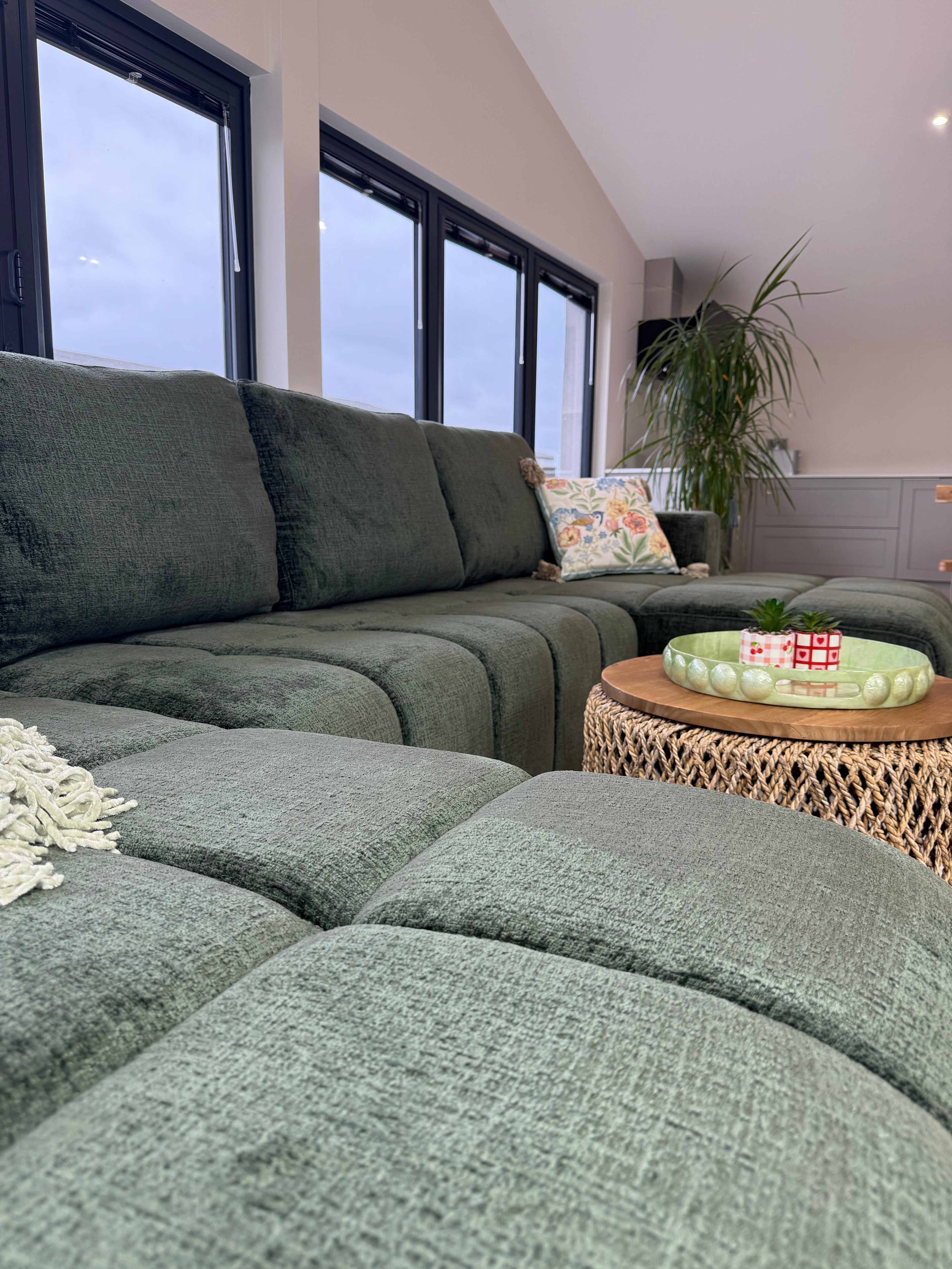 Shanghai U Shape Sofabed green