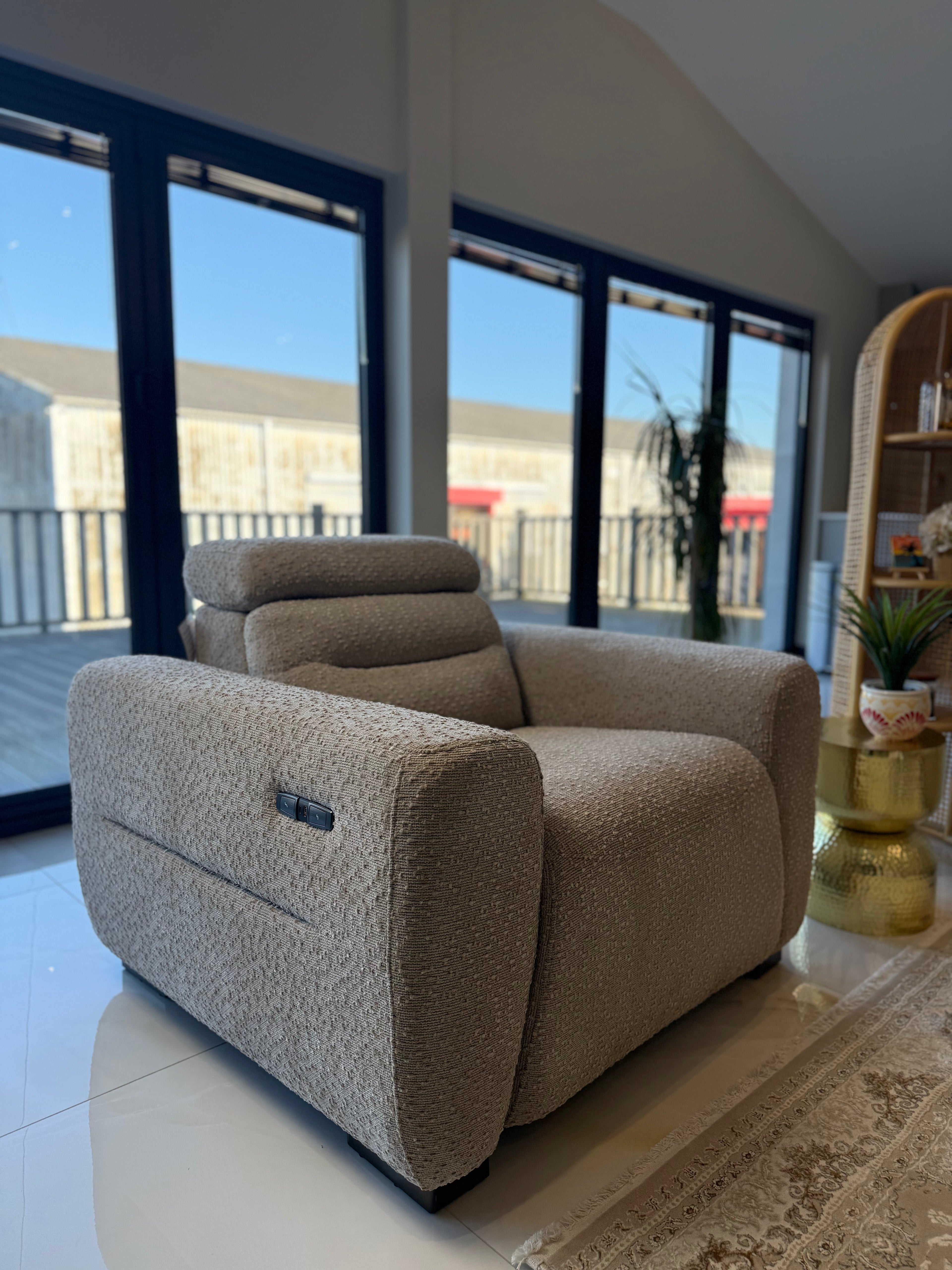 Tokyo power recliner chair beige