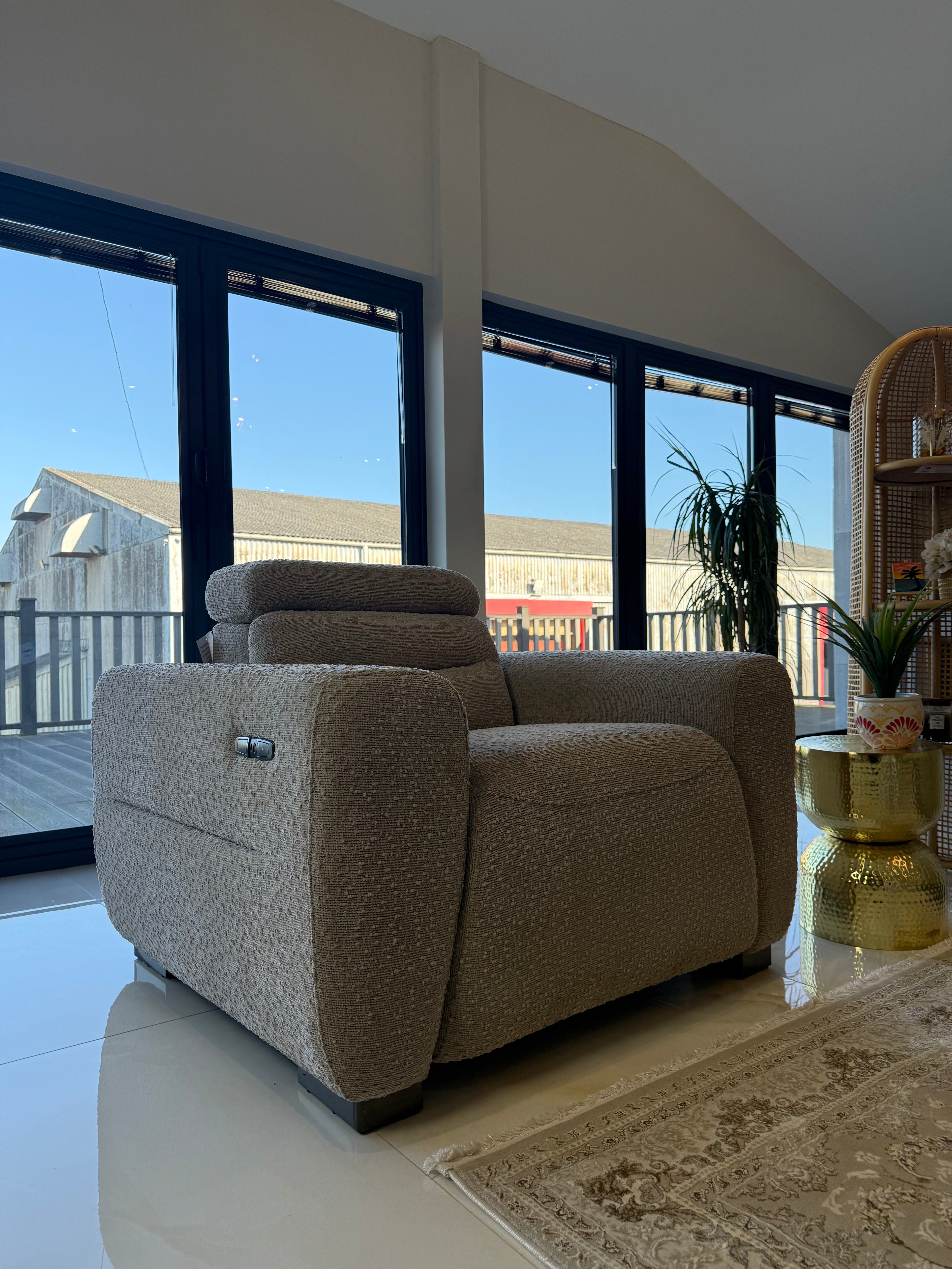 Tokyo power recliner chair beige