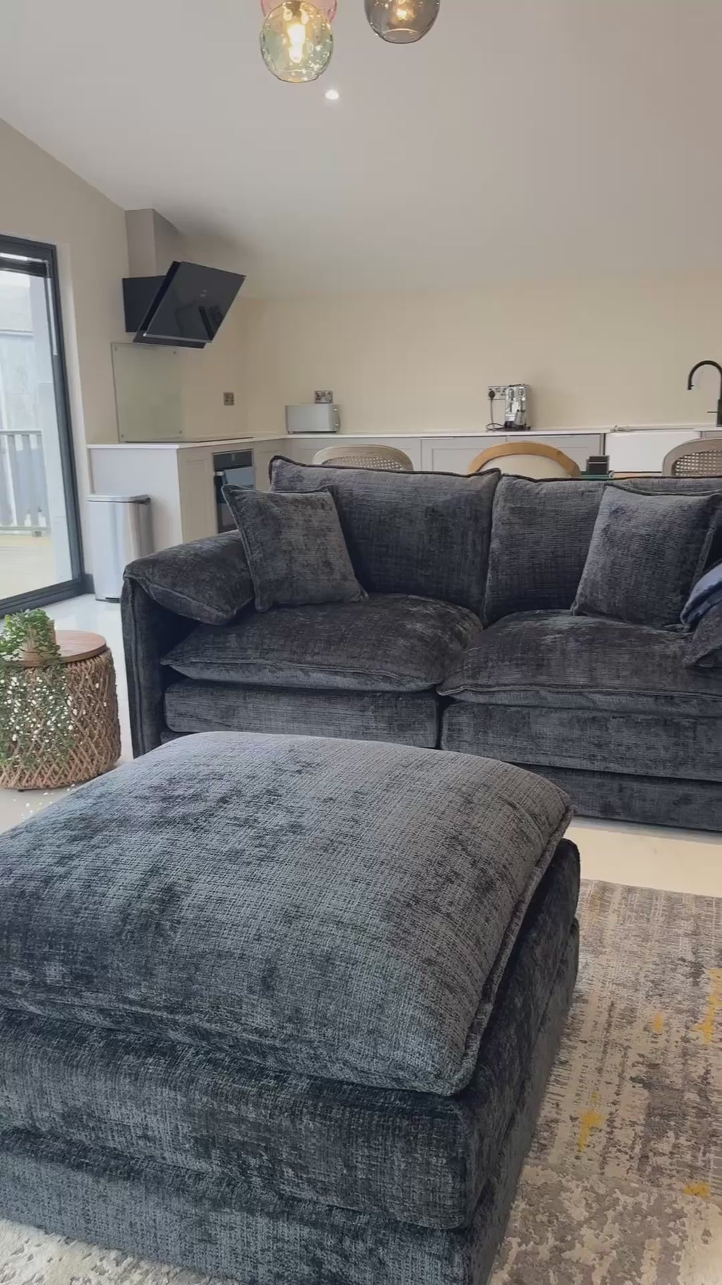 Solaya 2 Seater sofa black